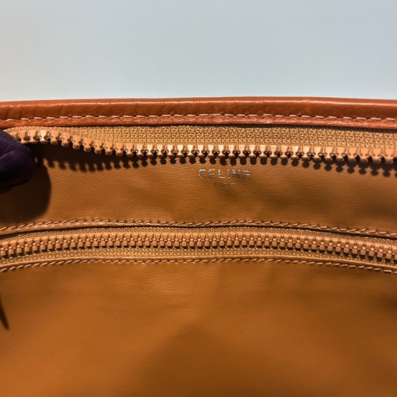 CELINE Clutch in Beige Canvas. Authentic and pre-owned. - Picture 10 of 14